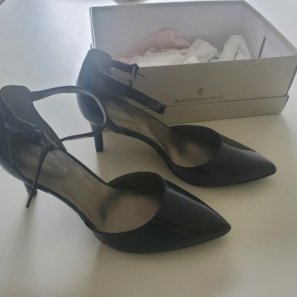 Bandolino Navy Patent Leather Pointed Toe Strap Pumps size 9 - Picture 4 of 4